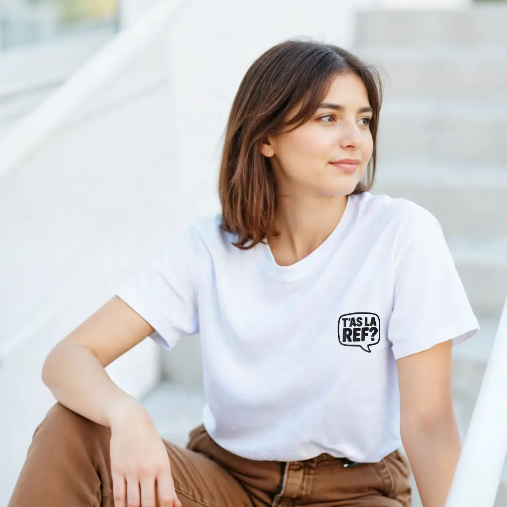 T-shirt Blanc unisexe - T'as la Ref (mannequin femme 1).webp